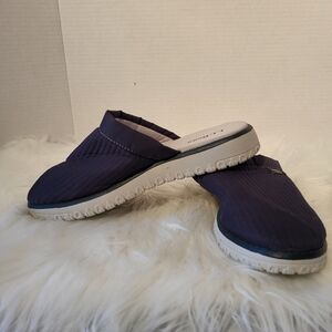 NWOT  LL Bean Slip On Slippers Size 6